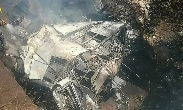 A bus carrying Easter worshippers falls off the cliff, kills 45 people