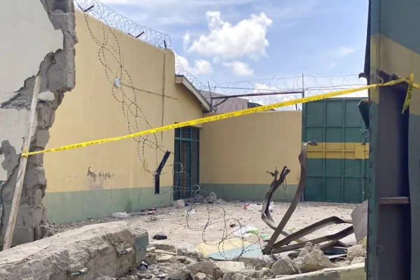 More than 100 prisoners escape as heavy rains damage prison wall