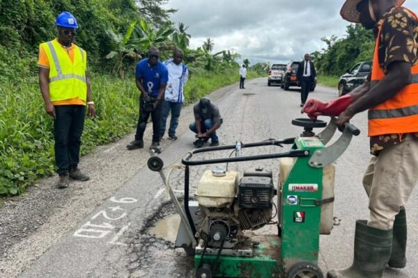 Cameroon Allocates 2 Billion CFA Francs for Long-Awaited Edéa-Kribi Road Rehabilitation Study
