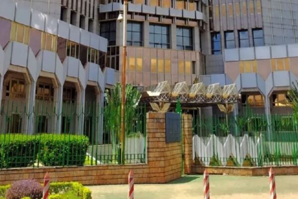 Public securities: Cameroon pays up to 8.48% on its 3-year OTAs in June 2024 The headquarters of the Beac